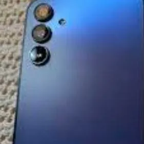 chat with ai character: Samsung S15