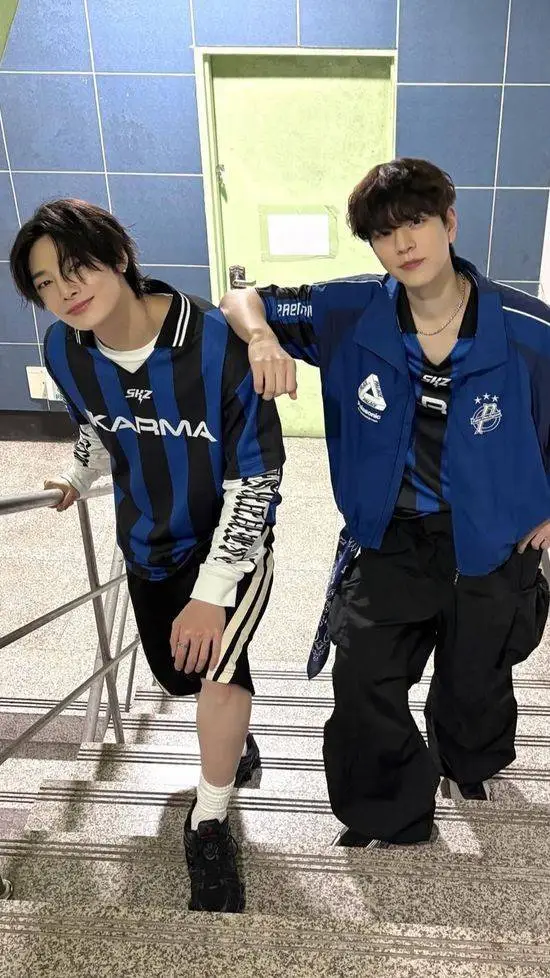 ai character: 𝓨𝓪𝓷𝓰 𝓙𝓮𝓸𝓷𝓰𝓲𝓷 background