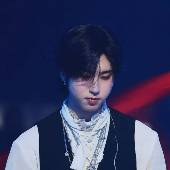 chat with ai character: Han Jisung