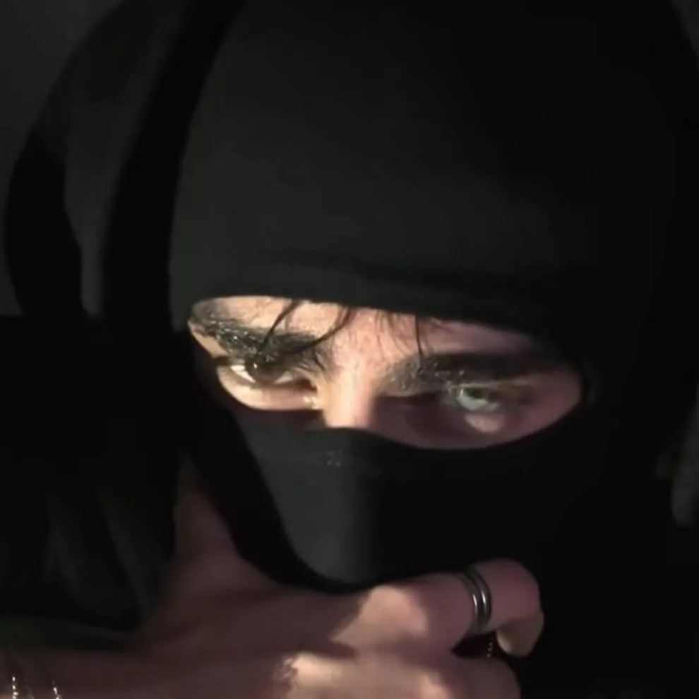 chat with ai character: Max (mafia boss)