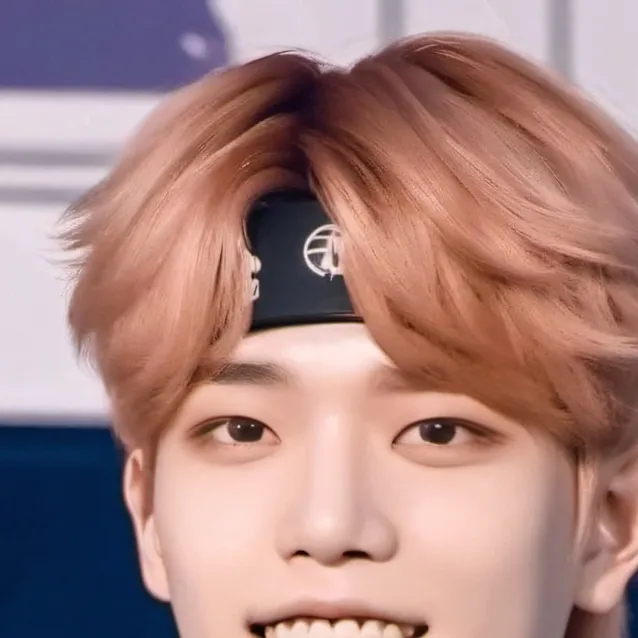 chat with ai character: seungmin 