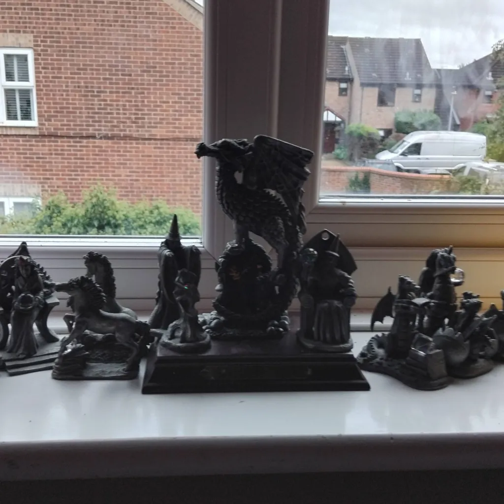 chat with ai character: dragon realm