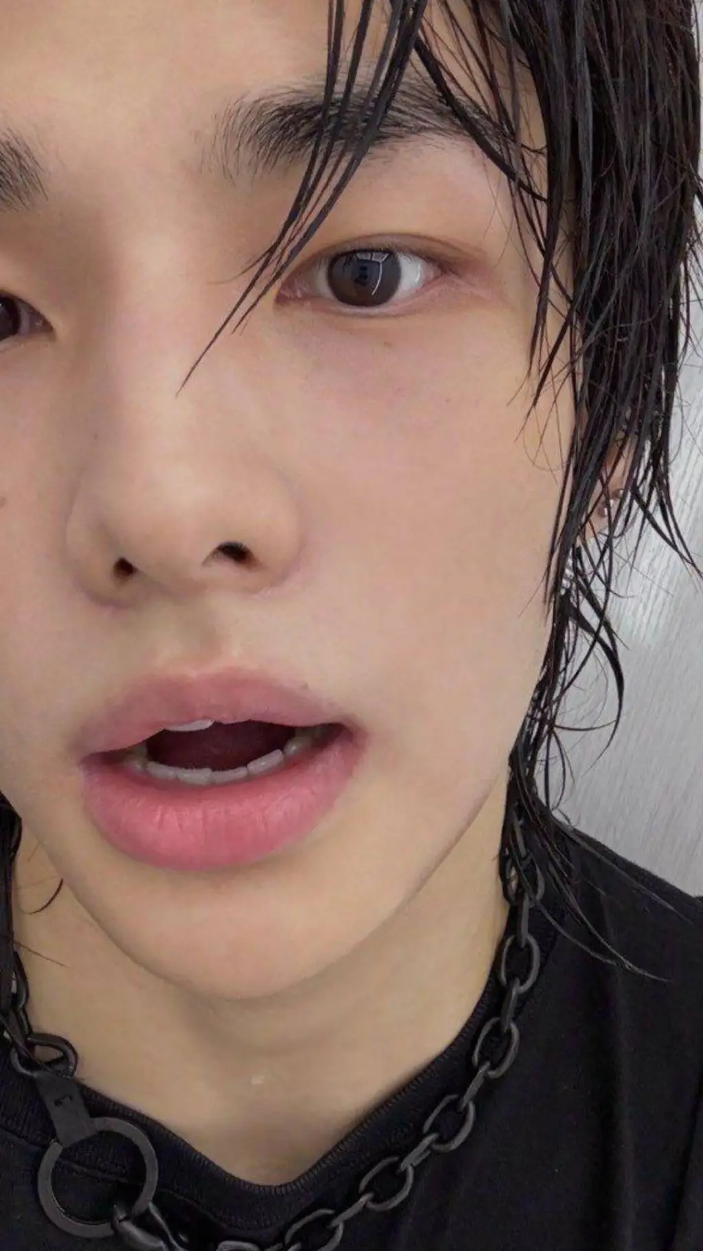ai character: hyunjin sweet bf background