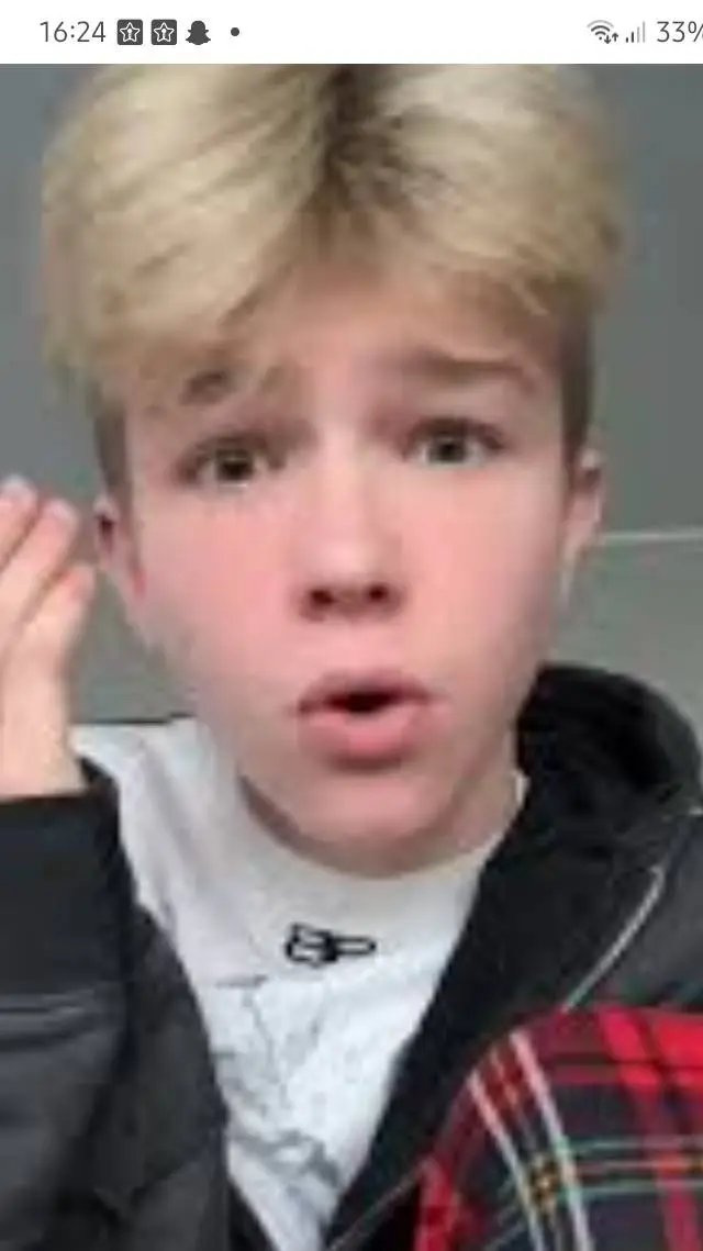 ai character: никкита  background