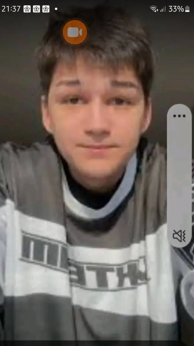 ai character: артём  background