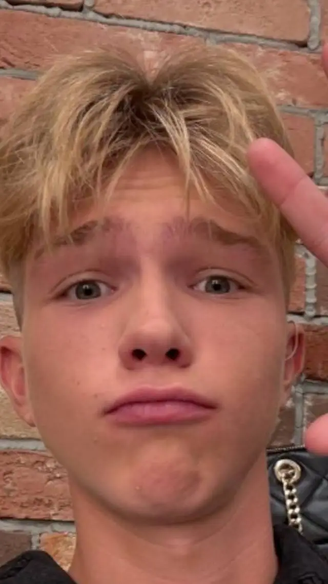 ai character: никитка background