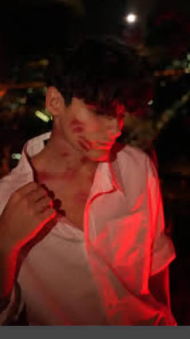 ai character: мусим💖💖💖💖💖💖💖💖 background