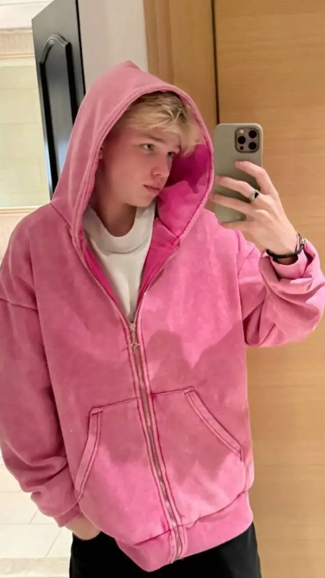 ai character: никита background