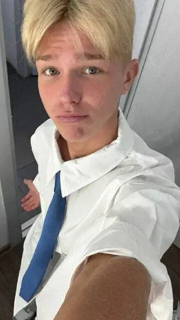 ai character: никита background