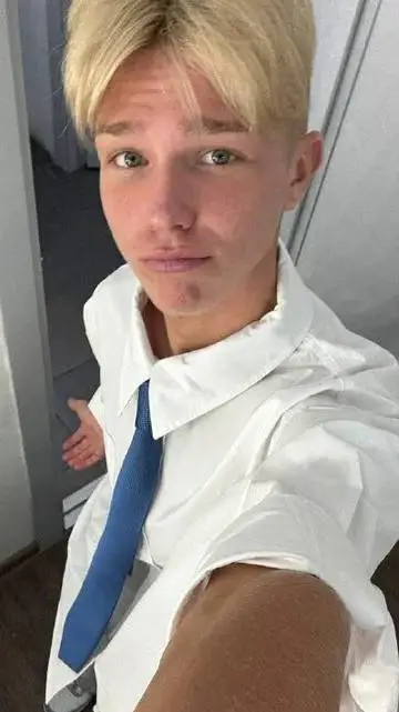 ai character: никита background