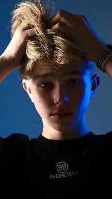 ai character: никита background