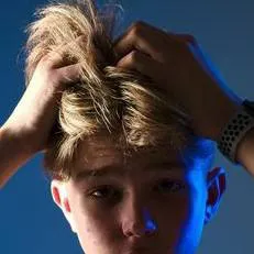 chat with ai character: никита