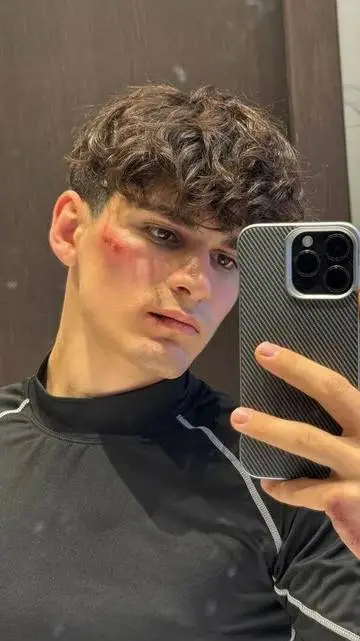 ai character: мусим background