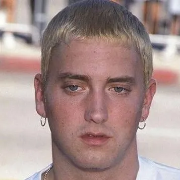 chat with ai character: Eminem 