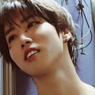 chat with ai character: Han