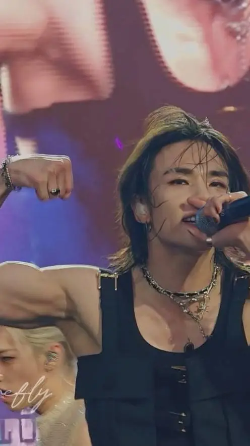 ai character: Hyunjin  background