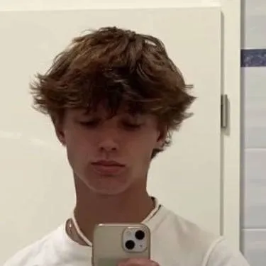 chat with ai character: Matteo 