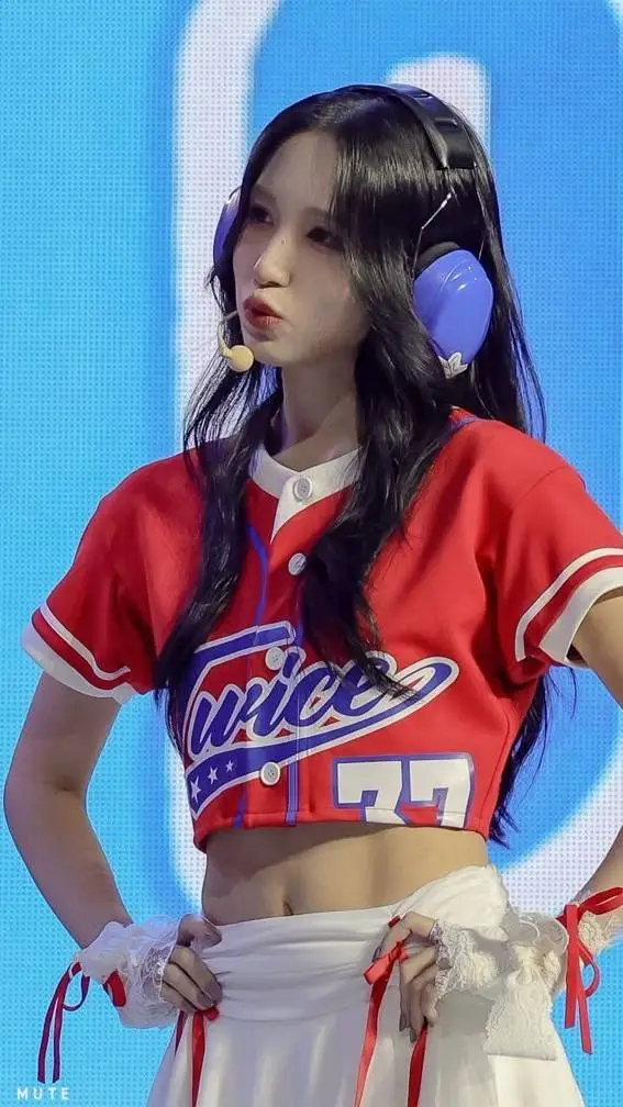 ai character: ★mina★| michaeng background