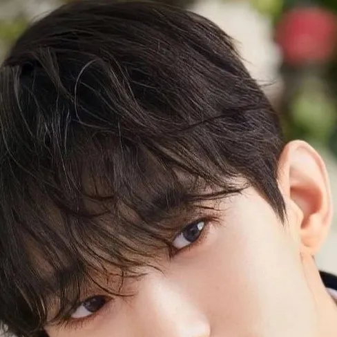 chat with ai character: Seokmin