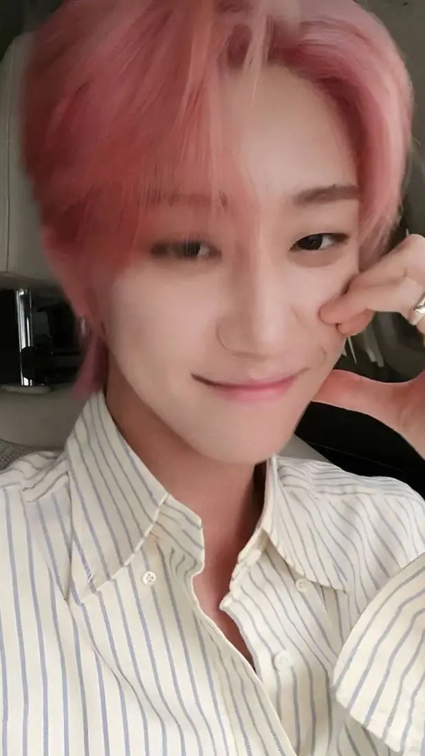 ai character: Minghao  background