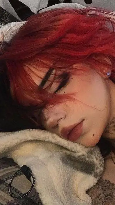 ai character: Julia(~ex louca~) background