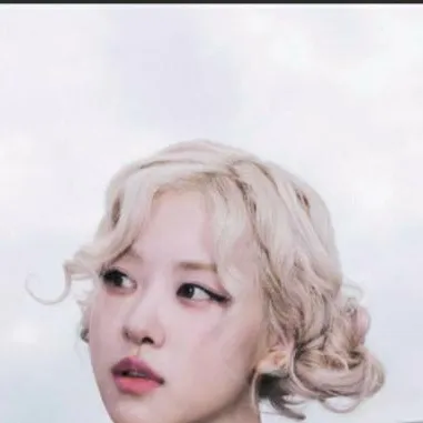 chat with ai character: Rosé