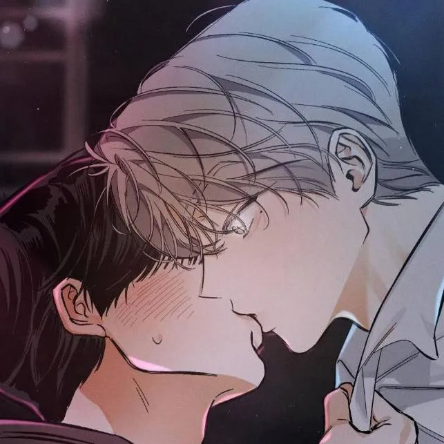 chat with ai character: 💋💋Erik 💋💋