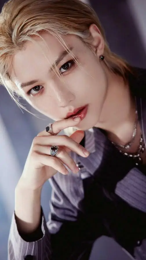 ai character: Felix background