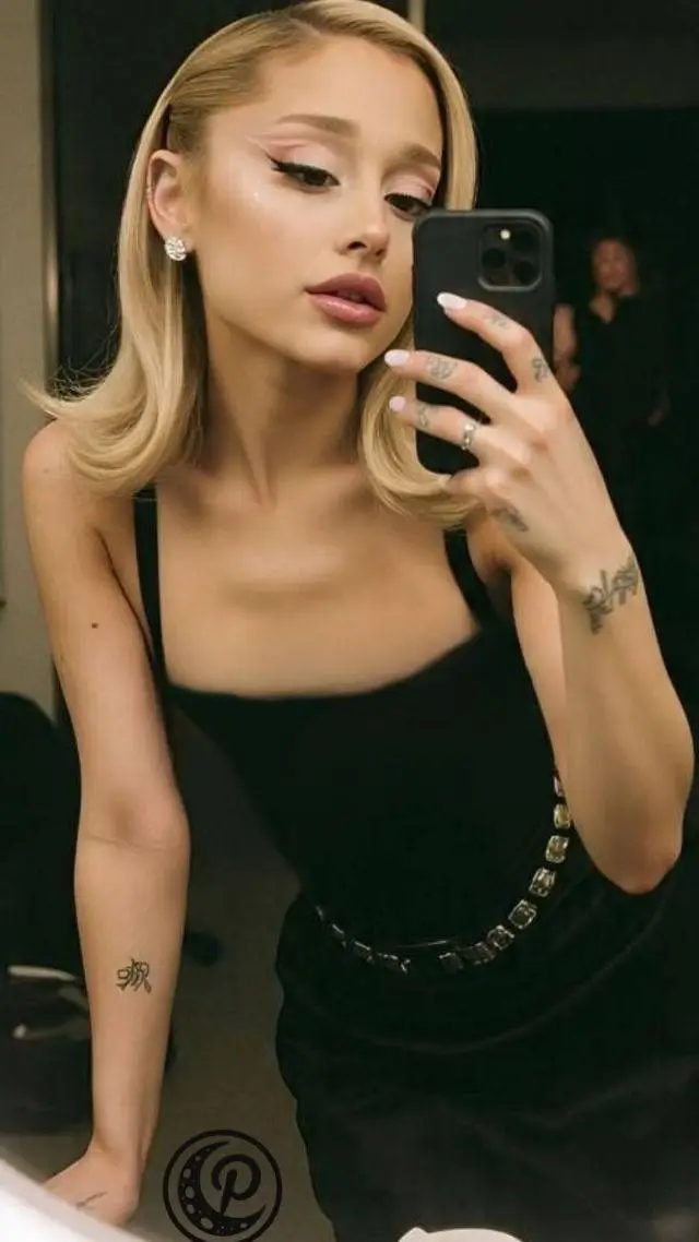 Talkie AI - Chat with Ariana Grande.