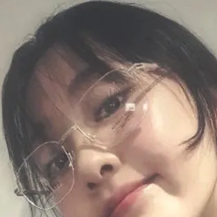 chat with ai character: Yves from loona :3