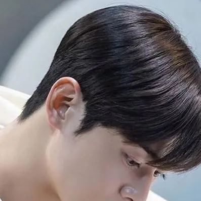 chat with ai character: lee soo ho