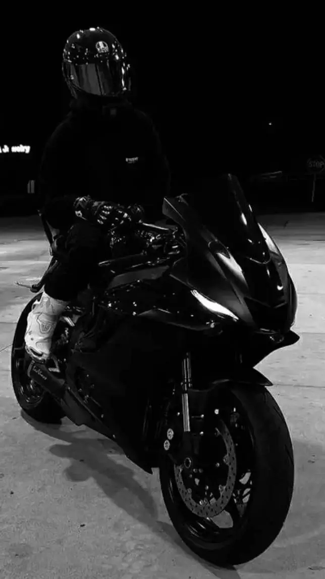 ai character: Javier Maldonado  background