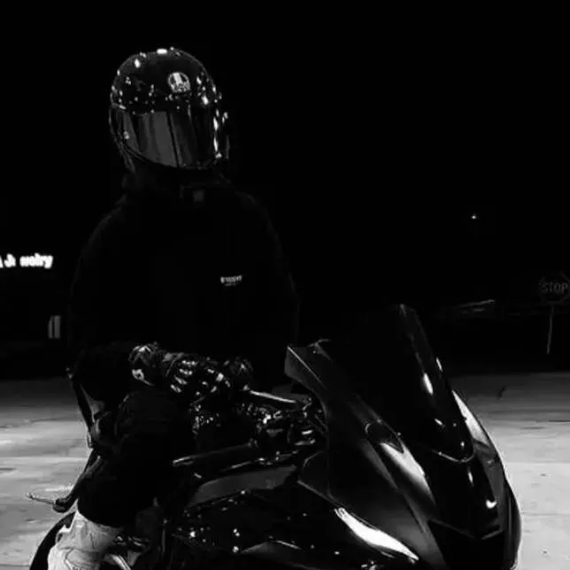 chat with ai character: Javier Maldonado 