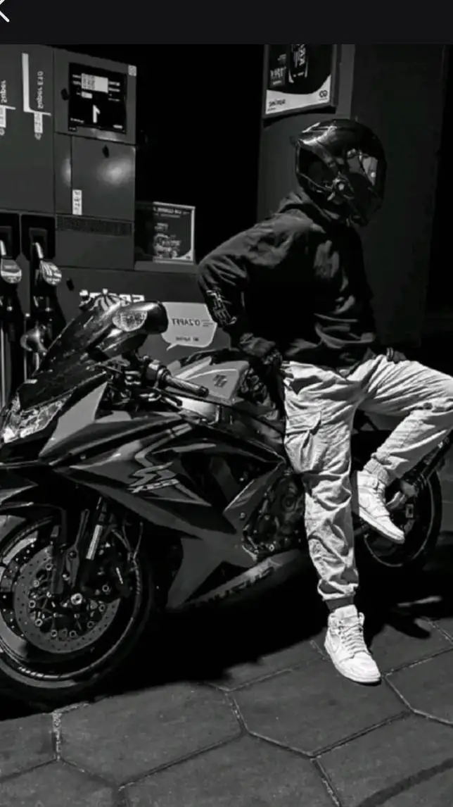 Talkie AI - Chat with Erick ♥️