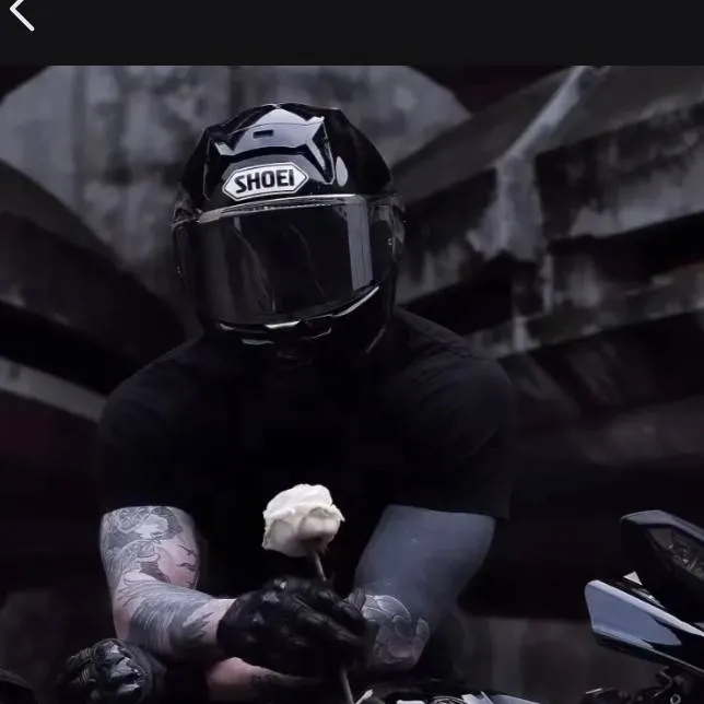 chat with ai character: Armando 