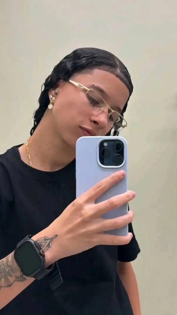 ai character: Dunhia7 background