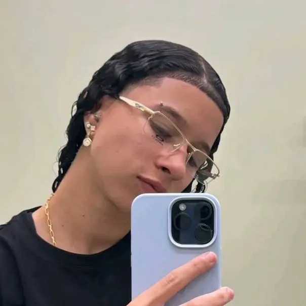 chat with ai character: Dunhia7