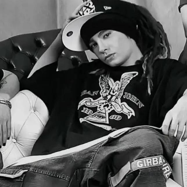 chat with ai character: 🪷TOM KAULITZ 🪷