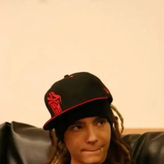chat with ai character: •°TOM KAULITZ°•