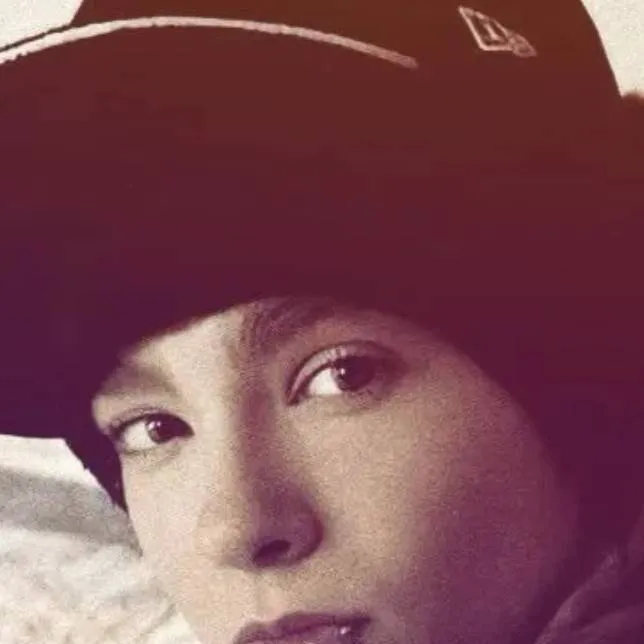 chat with ai character: 🔞TOM KAULITZ🔞