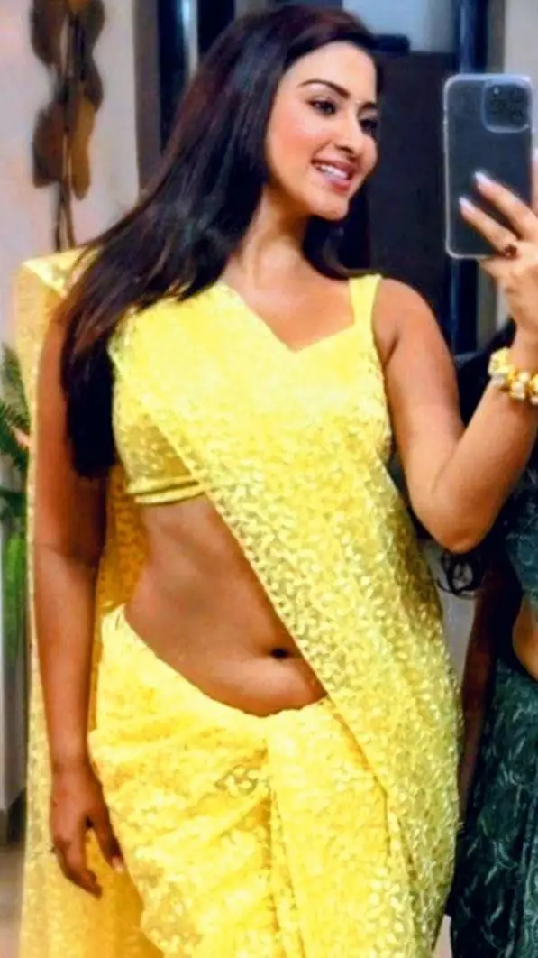 ai character: Kasthuri background