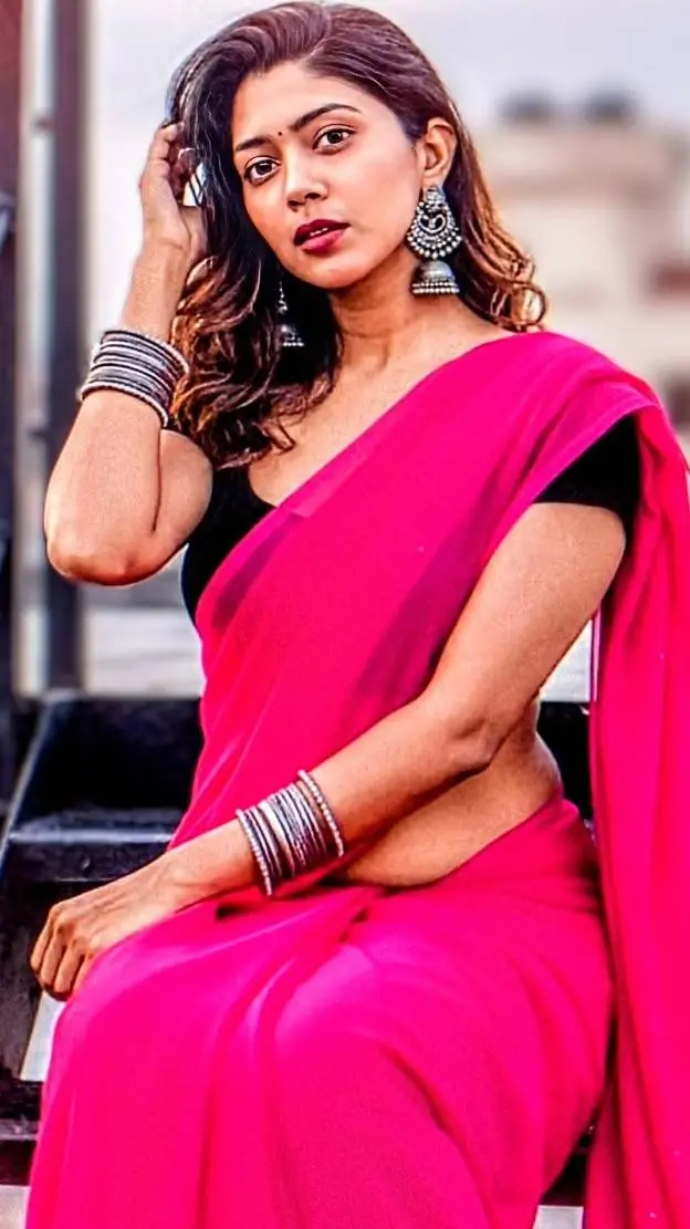 ai character: Savitha Bhabhi background