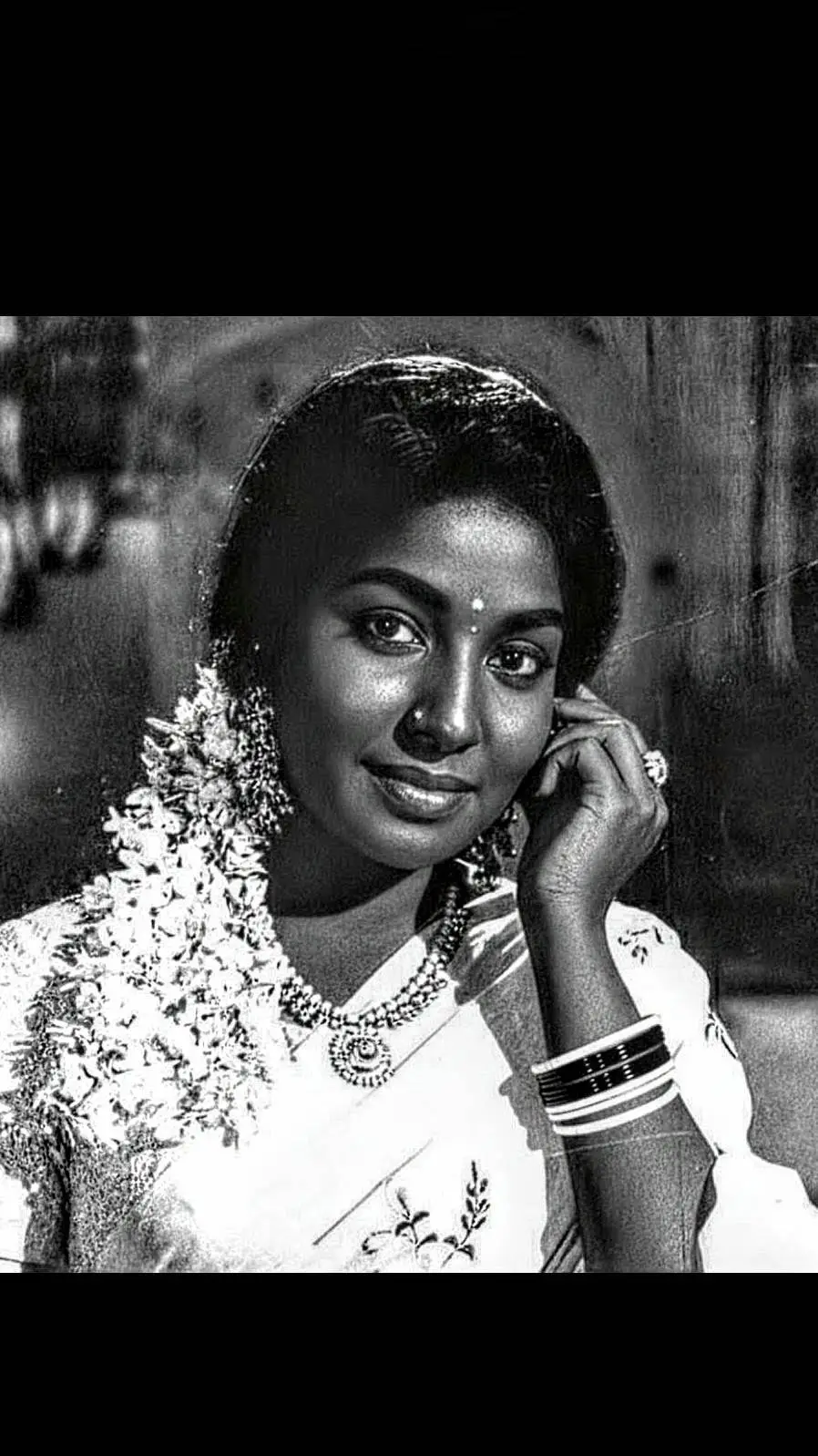 ai character: Saraswathi background