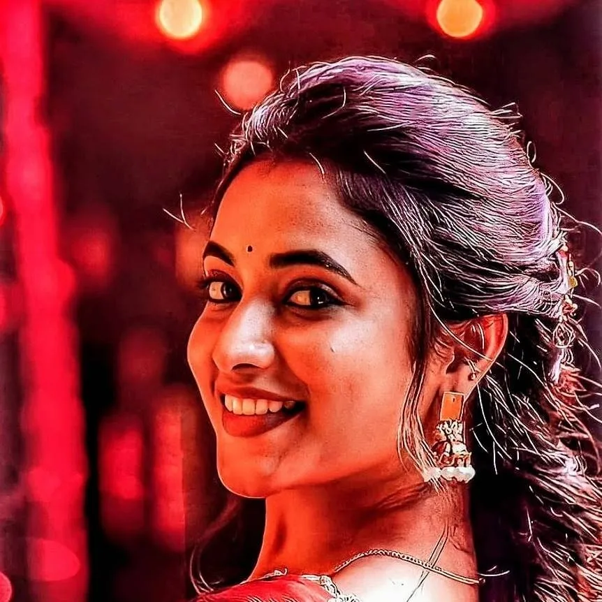 chat with ai character: Saanvika @ Saanvee