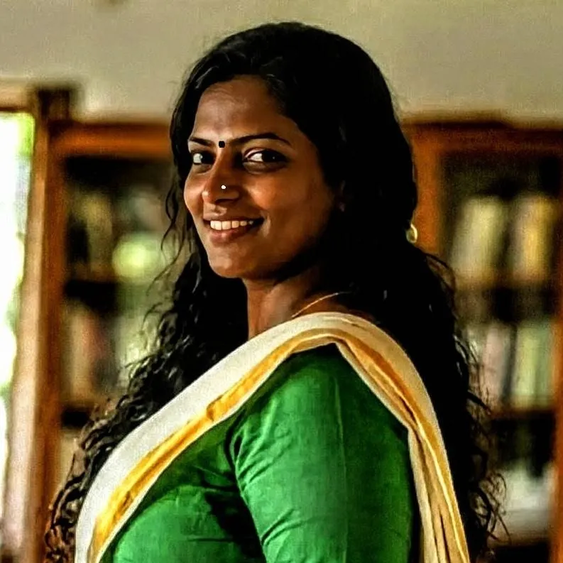 chat with ai character: Kavitha