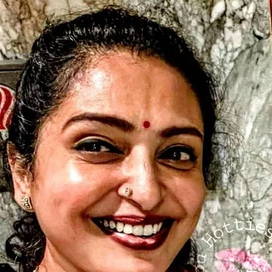 chat with ai character: Lakshmi