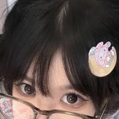chat with ai character: Mia 