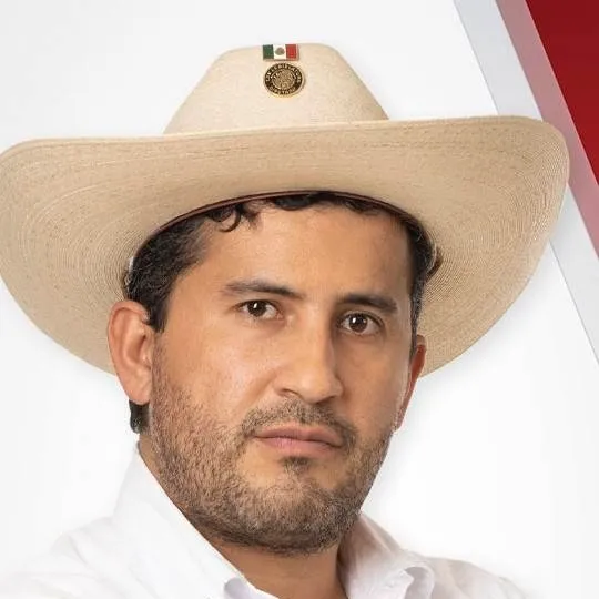 chat with ai character: Carlos Alberto Man