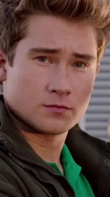 ai character: vicente alejandro background