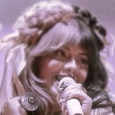 chat with ai character: Melanie Martinez